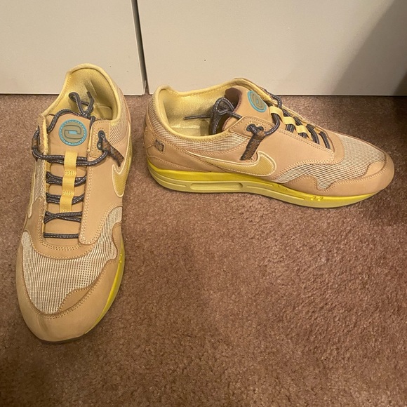 Nike Air Max 1 x Travis Scott Saturn Gold